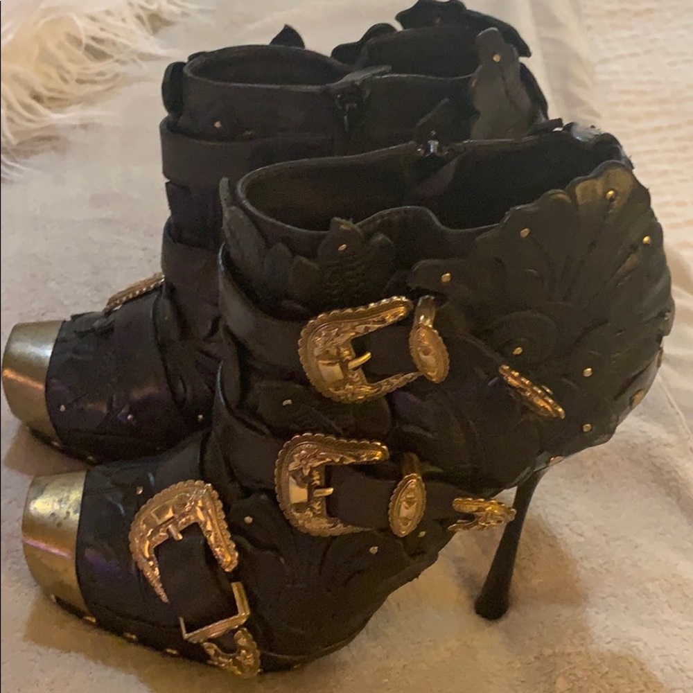 Alexander Mqueen RARE catwalk Stiletto Boots. - Picture 2 of 4